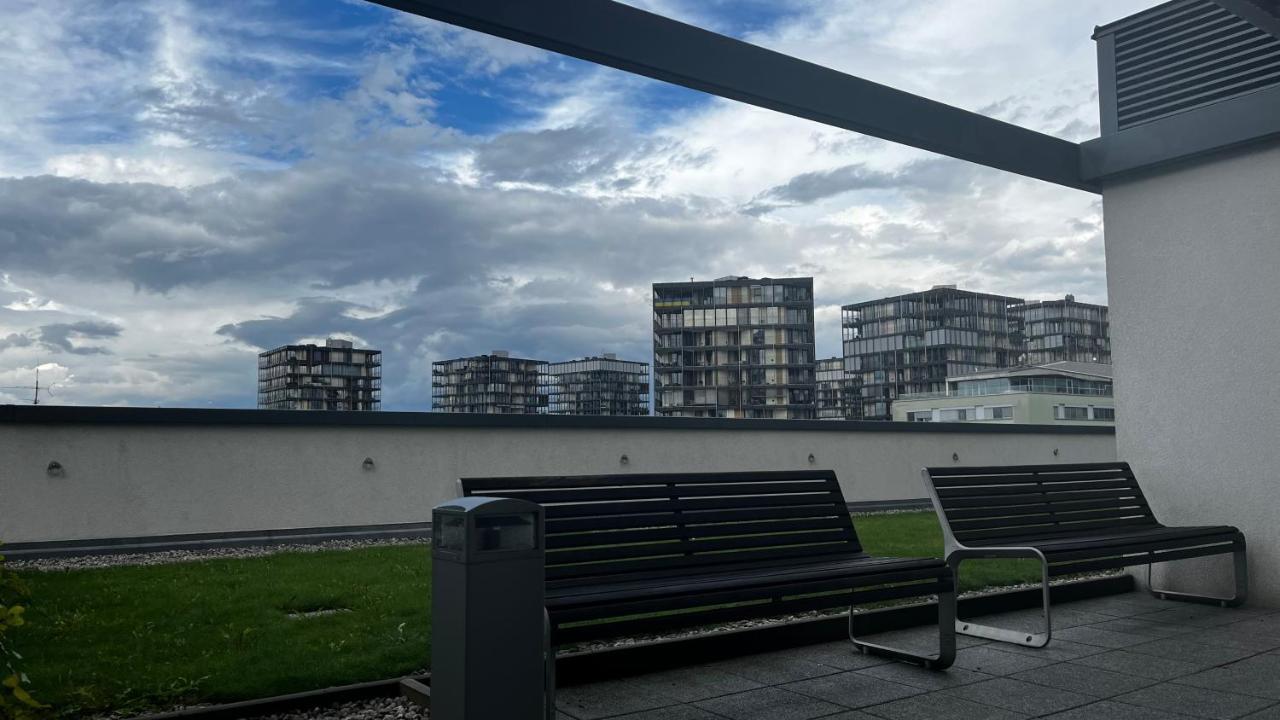 Residence Garden Tower S Balkonem, Garaz 布拉格 外观 照片
