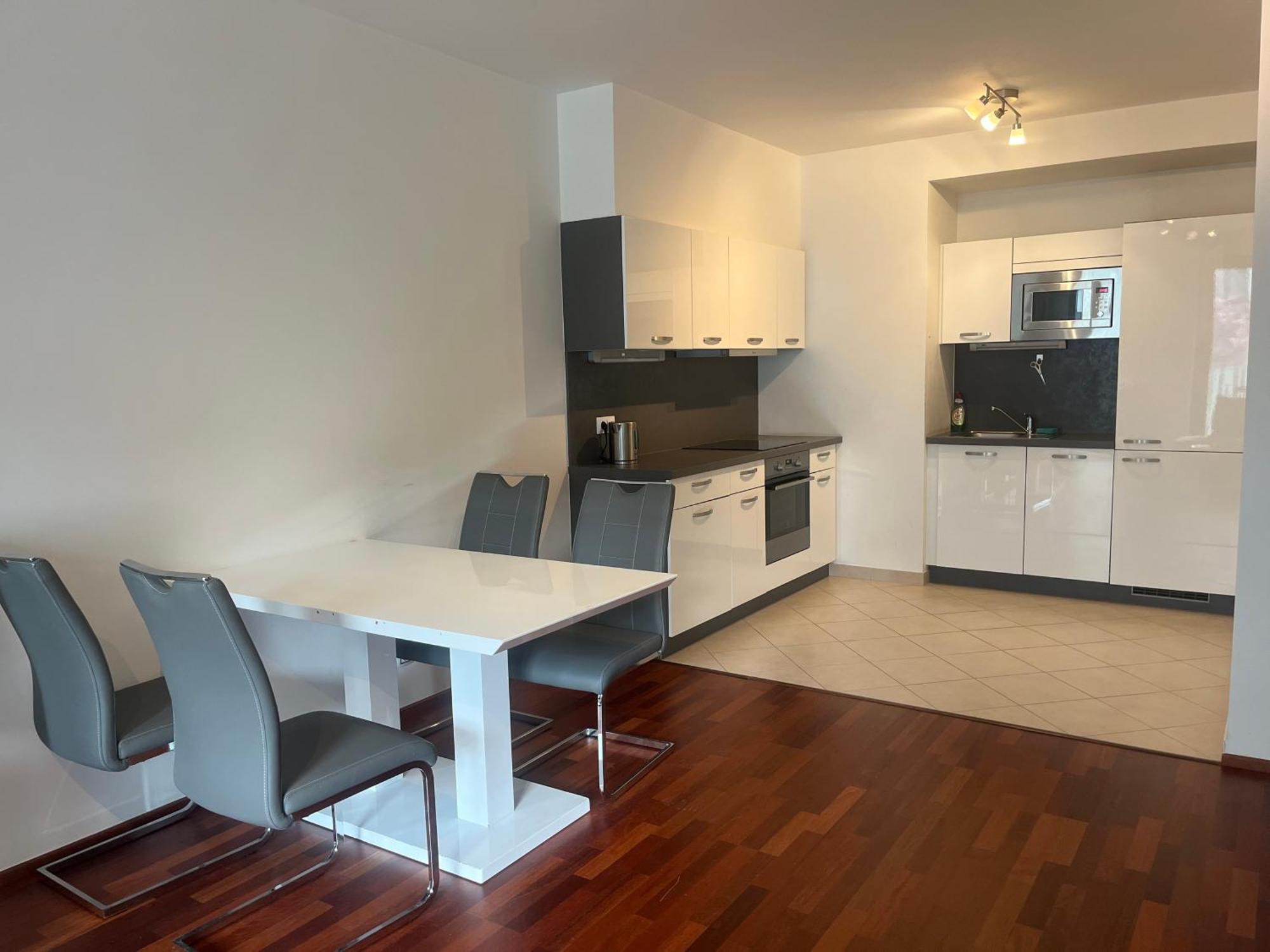 Residence Garden Tower S Balkonem, Garaz 布拉格 外观 照片